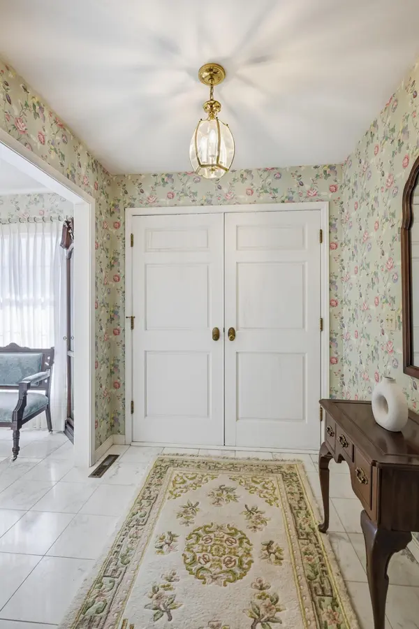 202 Gardner DR, Lamar, MO 64759