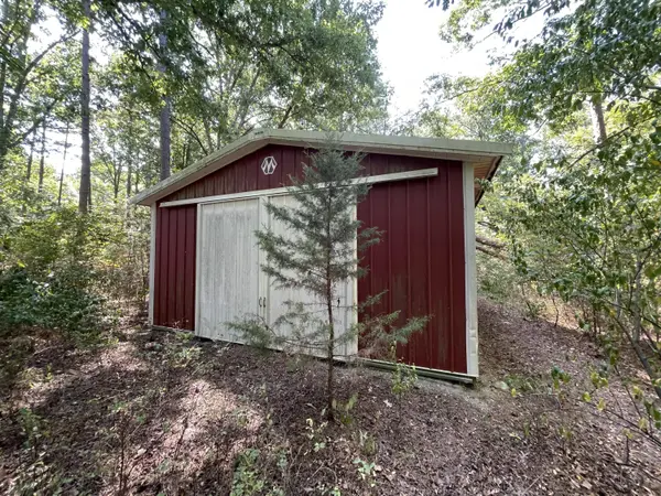 000 Minera Mineral DR, Houston, MO 65483