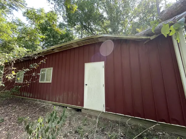000 Minera Mineral DR, Houston, MO 65483