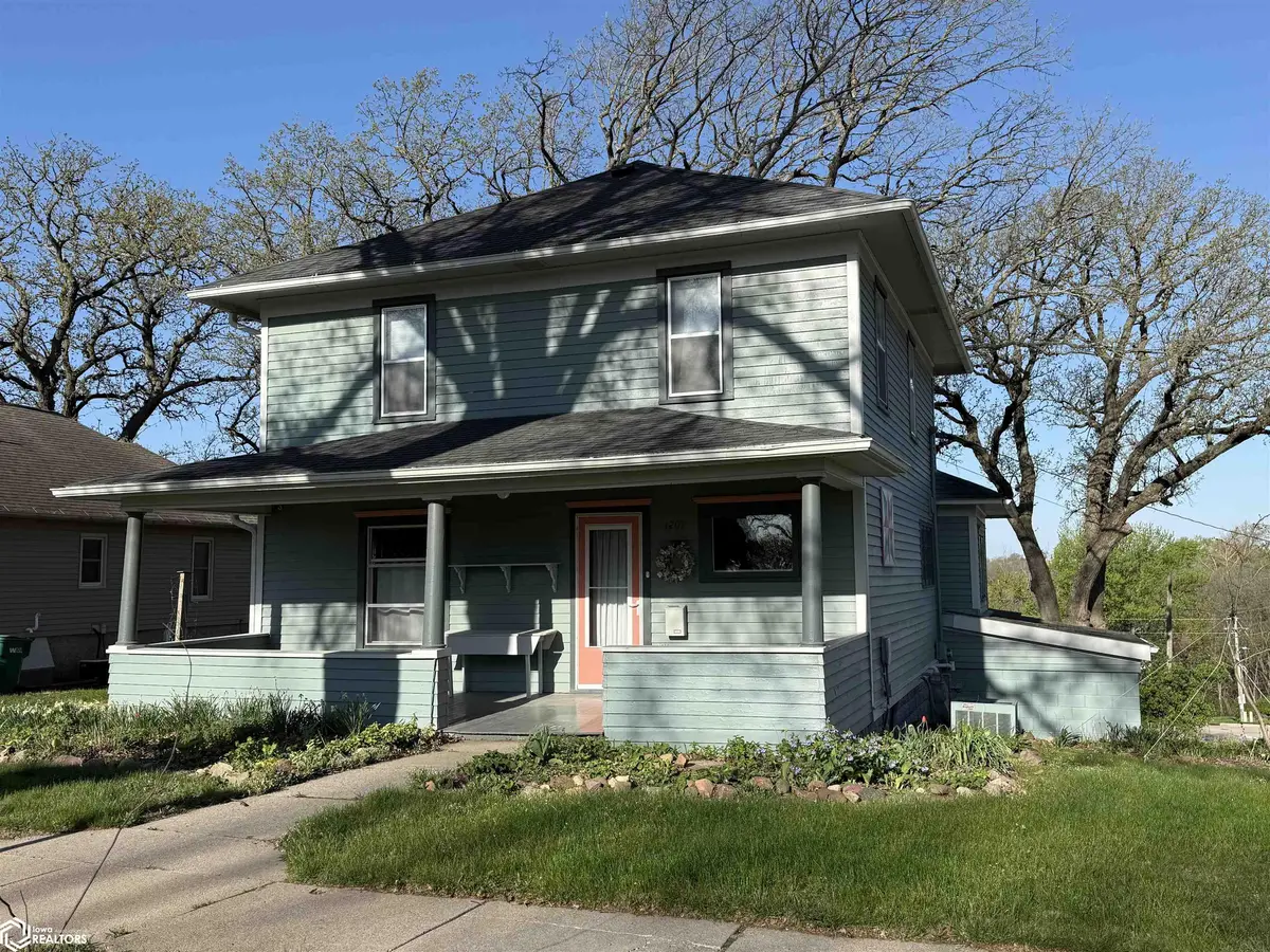 1207 Grove AVE, Corning, IA 50841