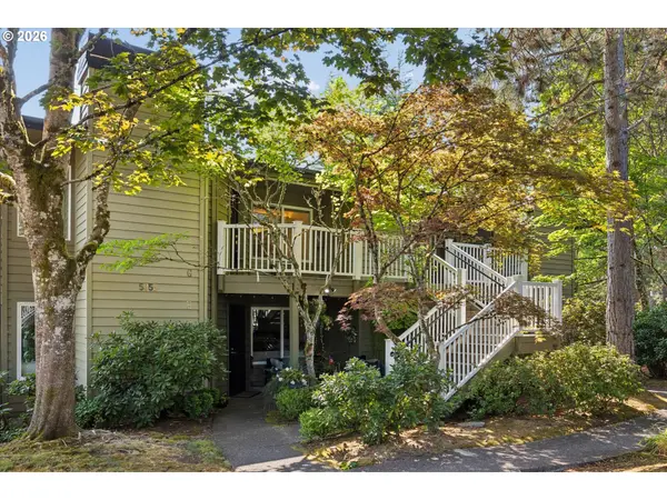 5055 FOOTHILLS DR #G, Lake Oswego, OR 97034