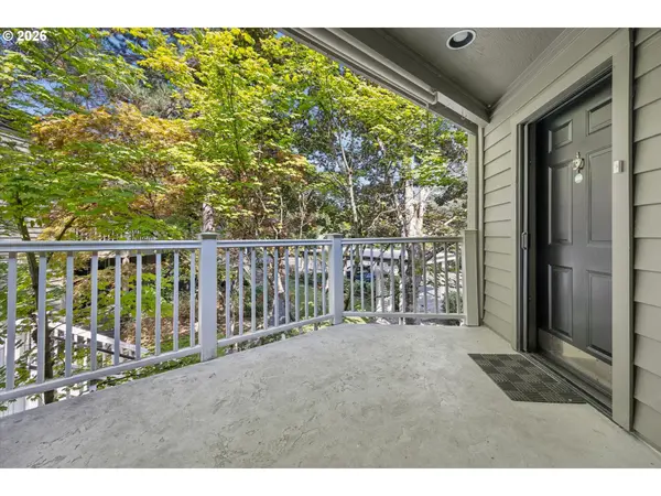 5055 FOOTHILLS DR #G, Lake Oswego, OR 97034