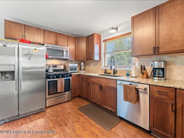 480 Barney Hollow RD, Nicholson, PA 18446