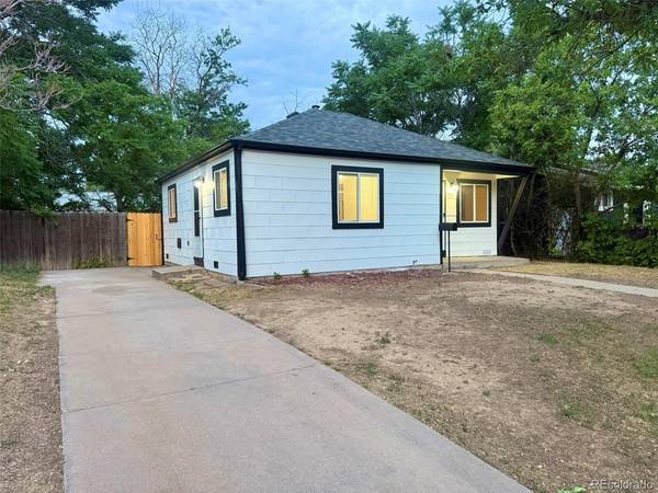 940 Moline, Aurora, CO 80010