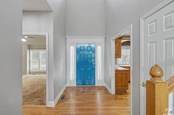 912 Summerfield CT, Lawrence, KS 66049