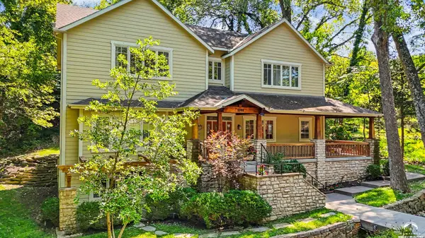 1006 Avalon RD, Lawrence, KS 66044