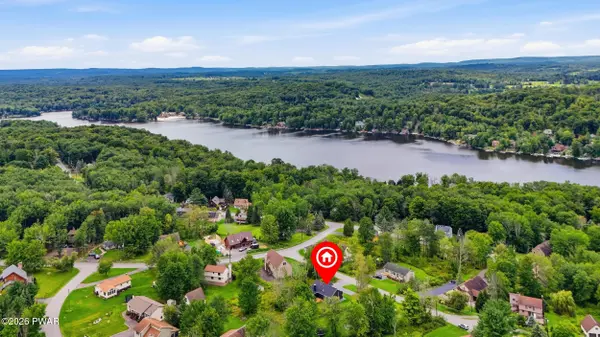 8 Grandview CT, Lake Ariel, PA 18436