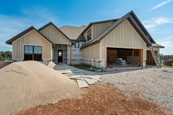 5282 E Golden Bell LN, Springfield, MO 65809