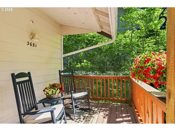 3681 COLONY OAKS DR, Eugene, OR 97405