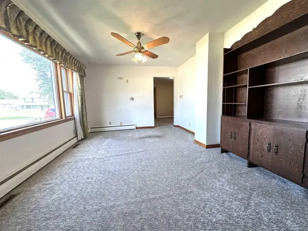 101 W Broadway ST, Ossian, IA 52161