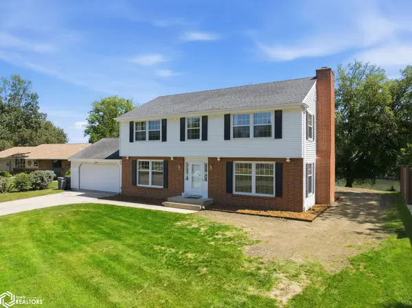 173 Parkridge DR, Mason City, IA 50401