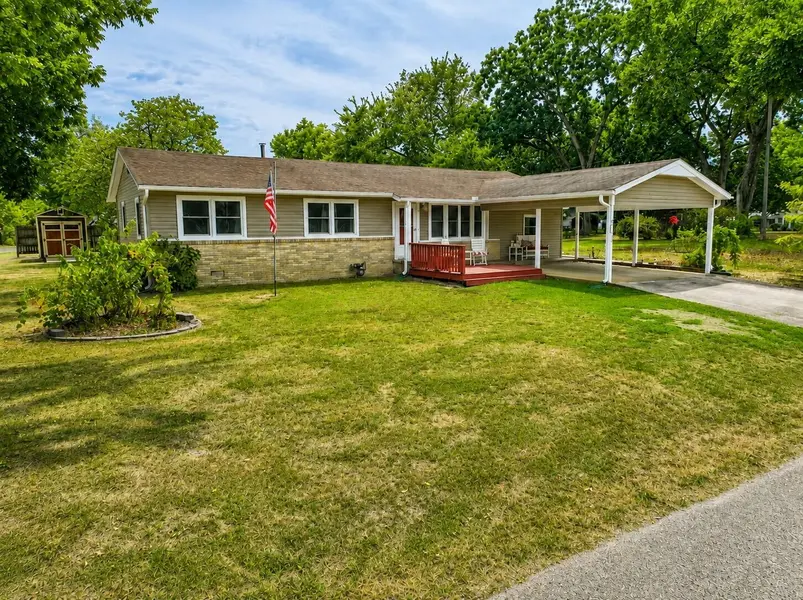 201 W 1st ST, Pineville, MO 64856