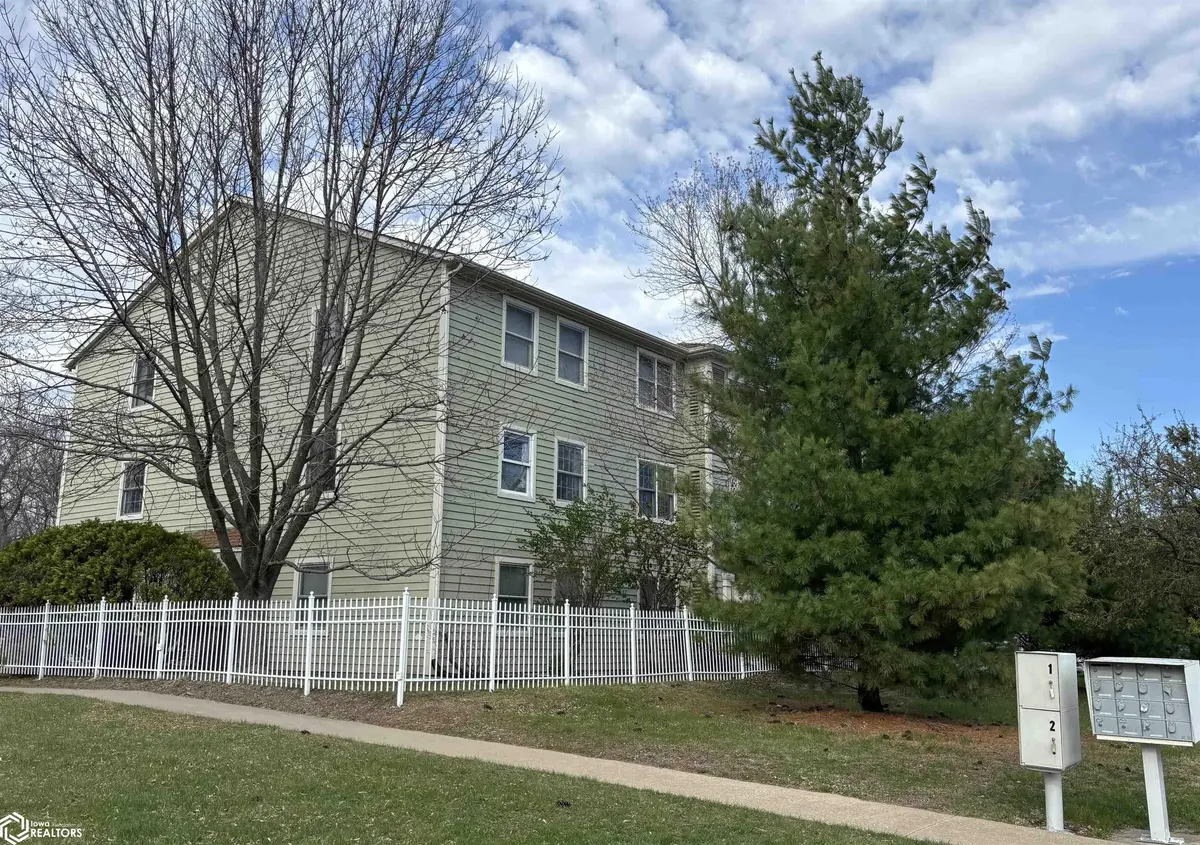 1100 University Manor DR #B21, Fairfield, IA 52556