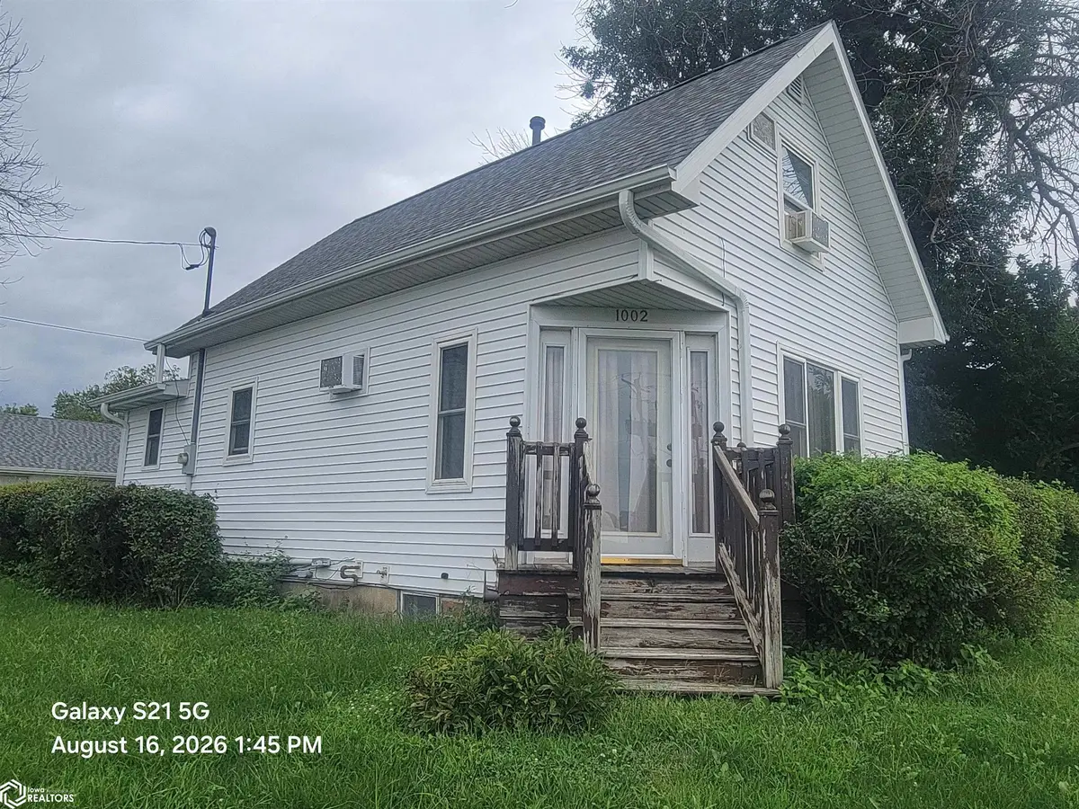 1002 W South ST, Mount Ayr, IA 50854