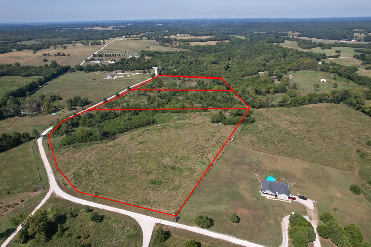 9008 N Bell Valley LN, Willard, MO 65781