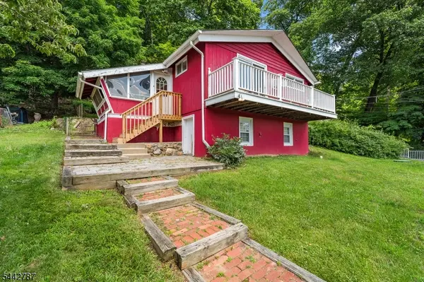 106 Seneca Lake Rd, Sparta Twp., NJ 07871