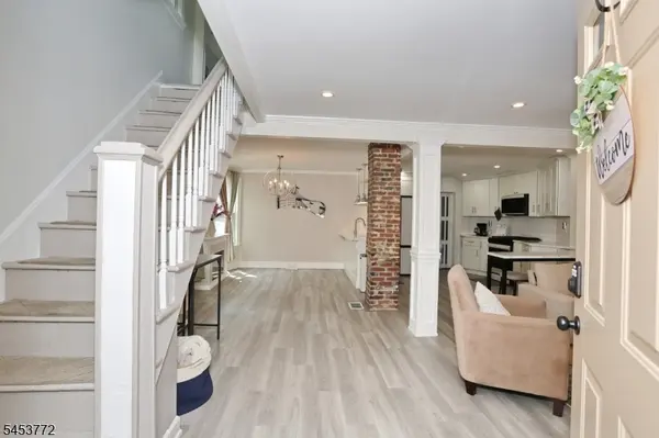242 Central Ave, Hawthorne Boro, NJ 07506