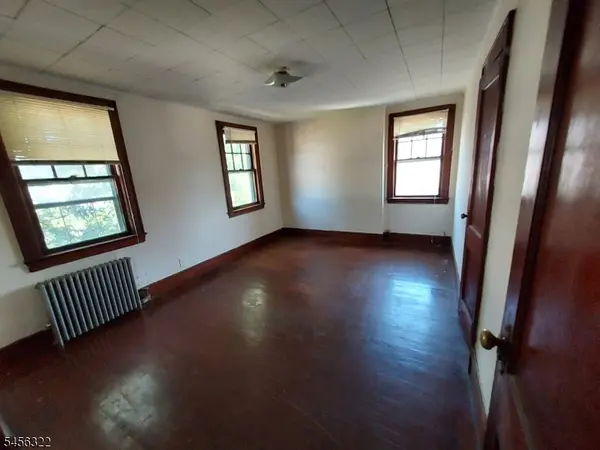 82 Roosevelt Ave, Belleville Twp., NJ 07109