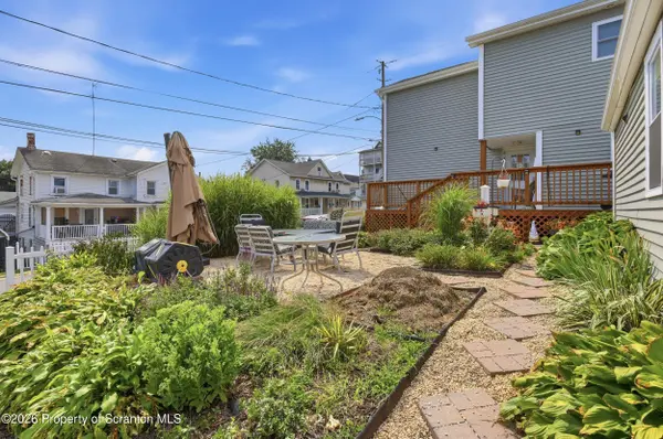 1012 Oxford ST, Scranton, PA 18504