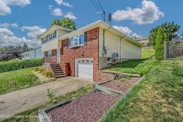 204 Boulevard AVE, Peckville, PA 18452