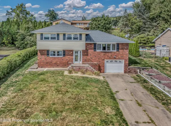 204 Boulevard AVE, Peckville, PA 18452