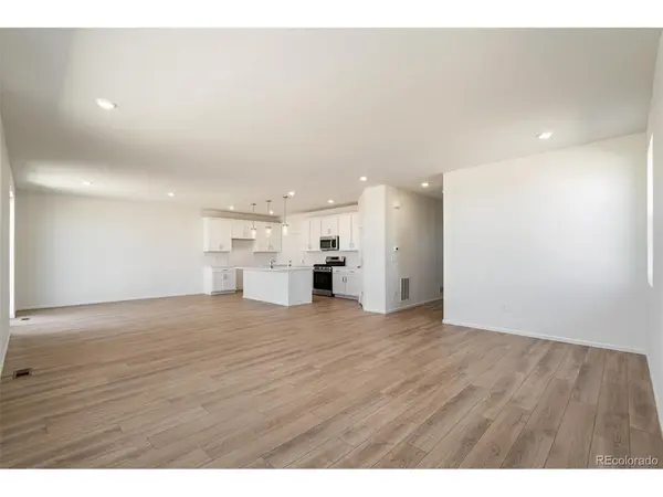 47389 Magnolia, Bennett, CO 80102