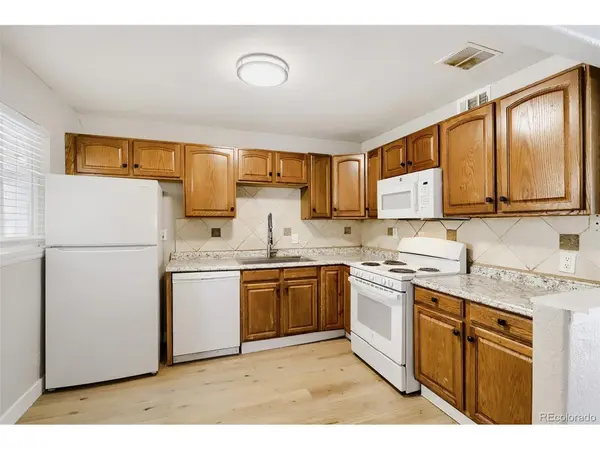 987 Vaughn, Aurora, CO 80011
