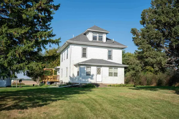 11857 L AVE, Parkersburg, IA 50665