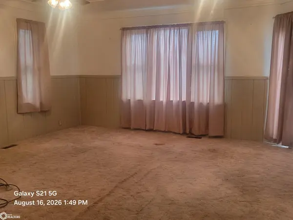 1002 W South ST, Mount Ayr, IA 50854