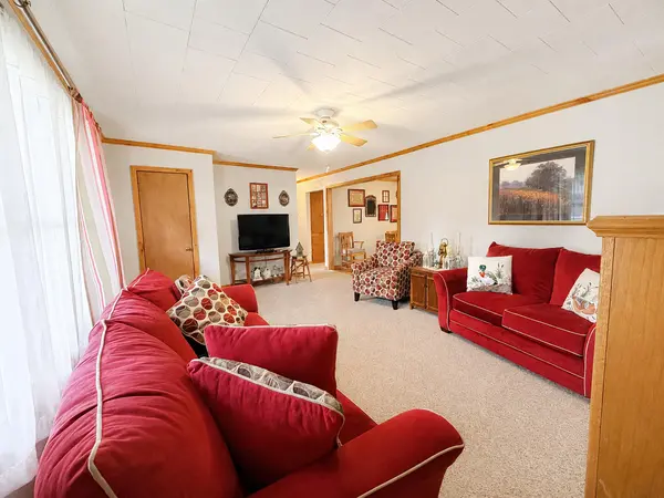 201 W 1st ST, Pineville, MO 64856