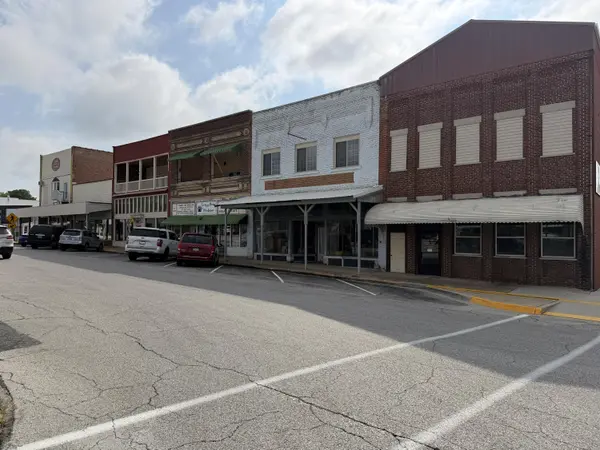 109 S Jefferson ST, Ava, MO 65608
