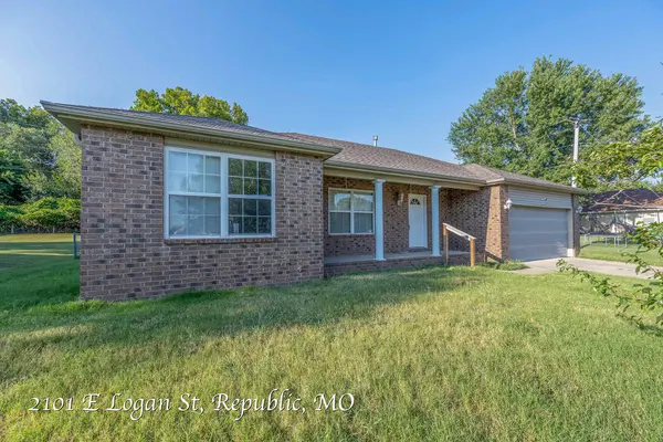 2101 E Logan ST, Republic, MO 65738