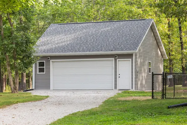 209 W Farm Road 82, Springfield, MO 65803