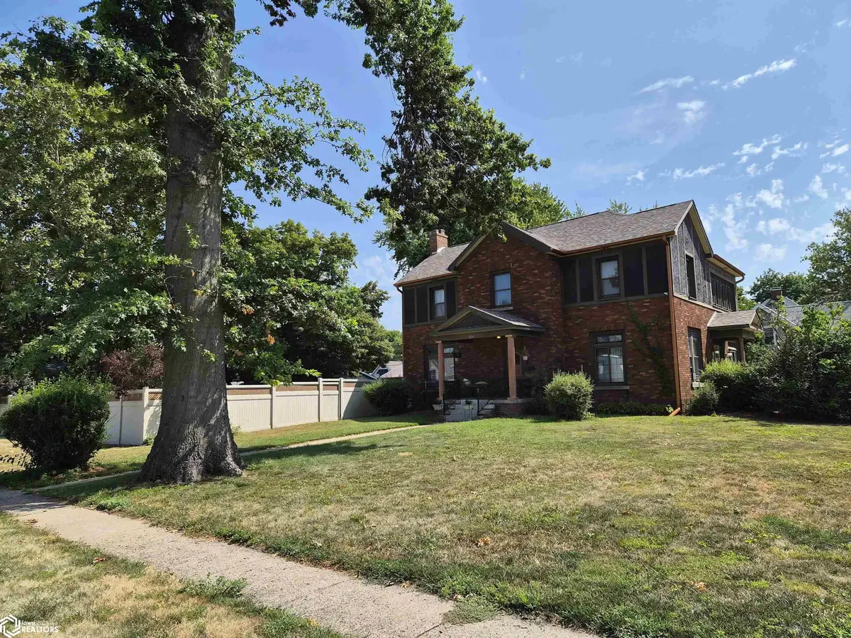 404 N C ST, Oskaloosa, IA 52577