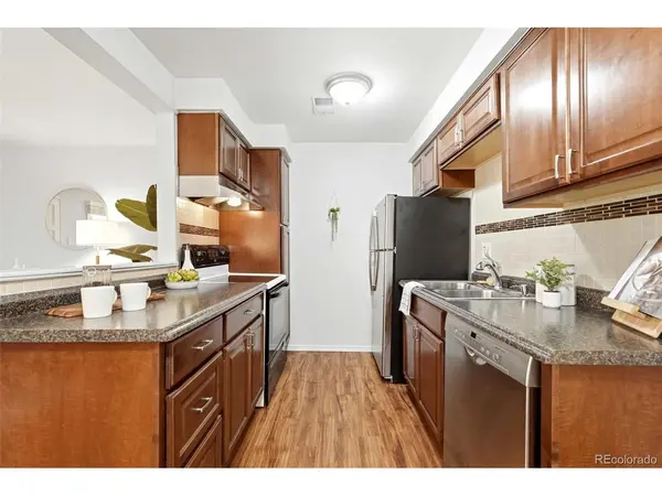 1496 S Pierson #106, Lakewood, CO 80232