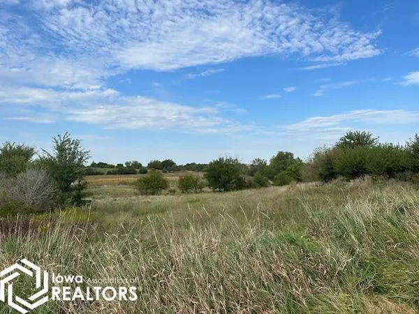 2315 Lake Trail, Fairfield, IA 52556