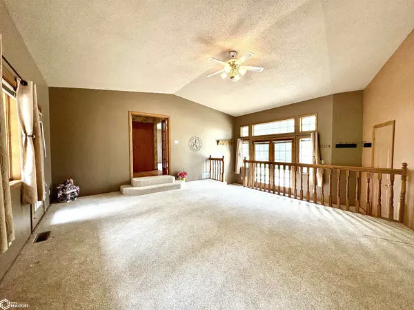945 S 4th ST, Forest City, IA 50436