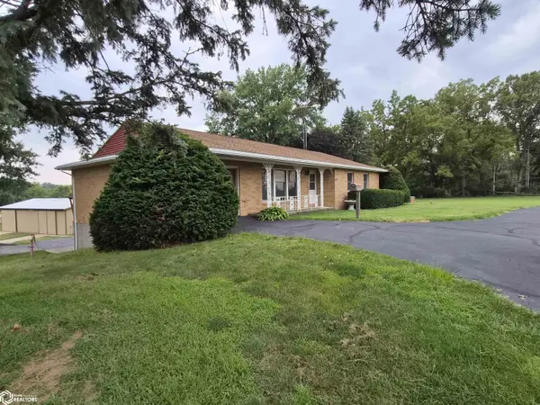 517 W Jackson ST, Sigourney, IA 52591