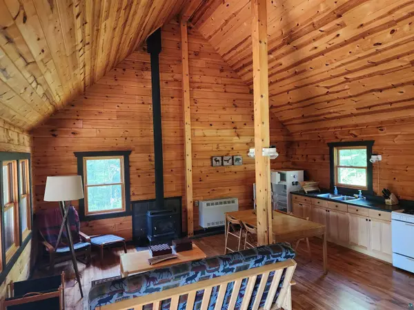 3860 Arrowhead Tr, Hovland, MN 55606