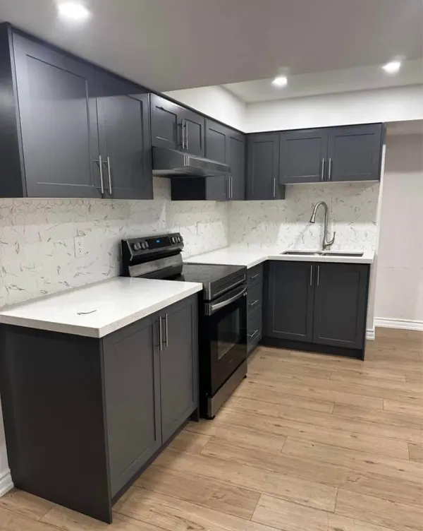 2407 Hibiscus DR, Pickering, ON L1X 0H2