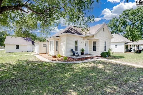 213 N Sedgwick Ave., Haven, KS 67543