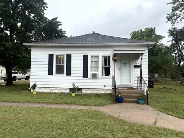 603 E 1st St, Mcpherson, KS 67460