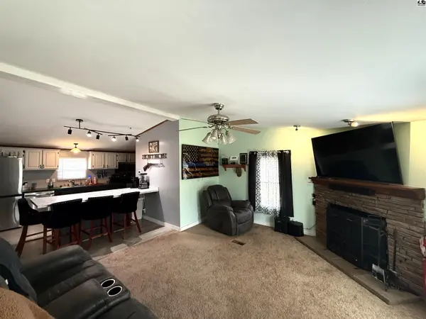 109 E 36th Ave, Hutchinson, KS 67502