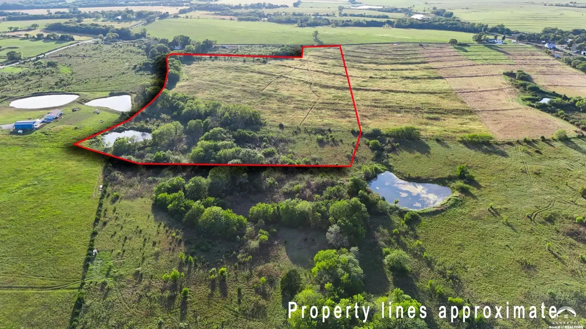 7500 SW Davis RD, Auburn, KS 66402