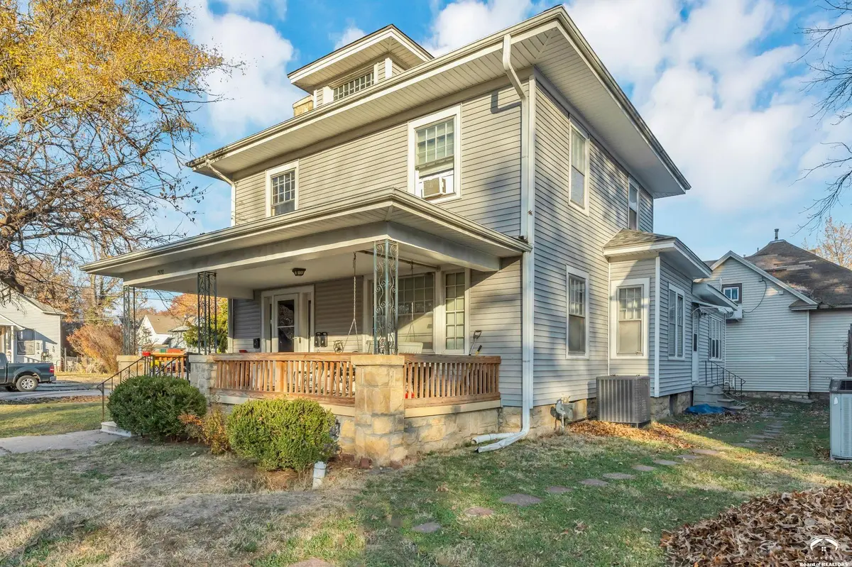 1500 SW Mulvane ST, Topeka, KS 66604