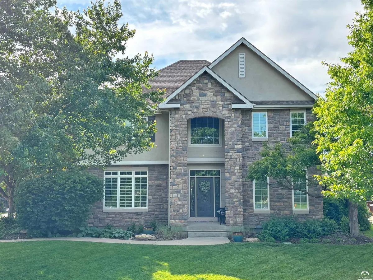 219 Earhart CIR, Lawrence, KS 55049