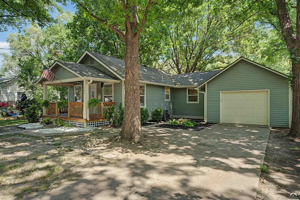302 Masche ST, Silver Lake, KS 66539