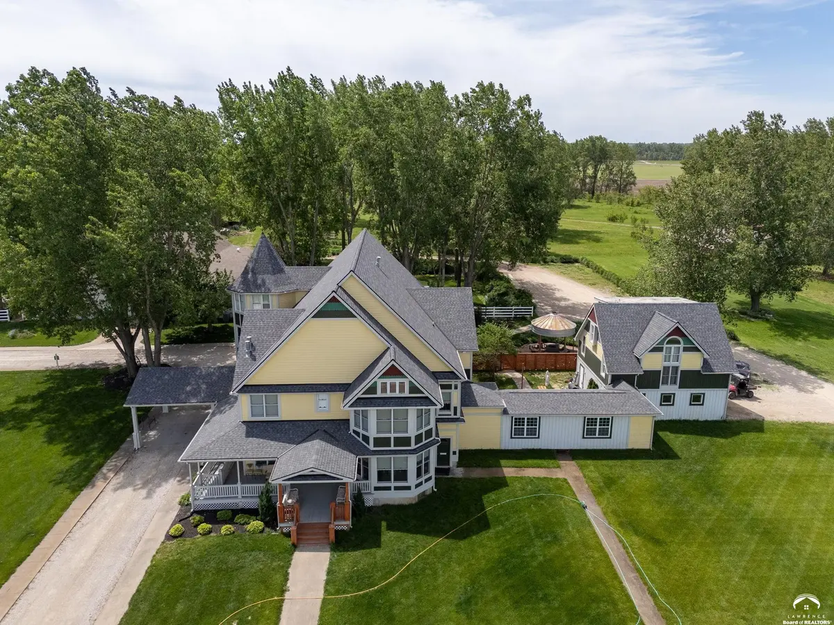 1431 N 1900 RD, Lawrence, KS 66044