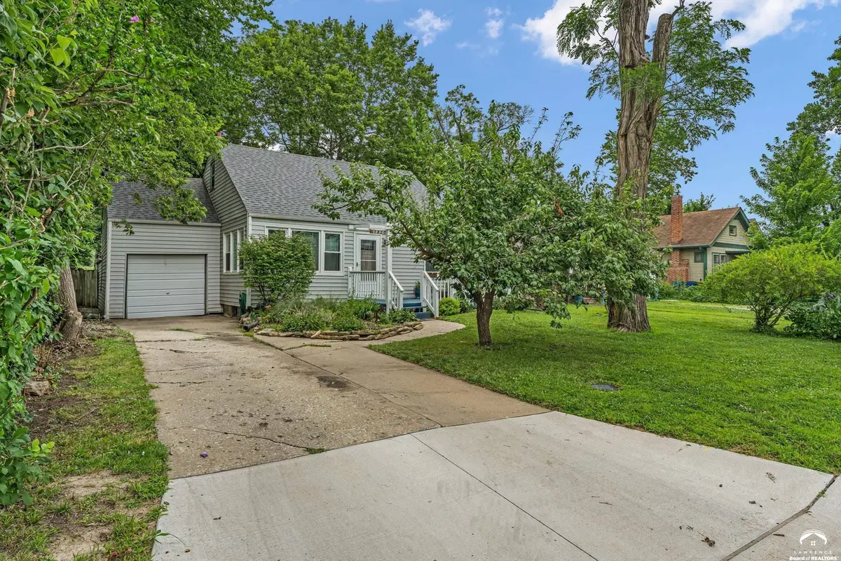 1820 Vermont ST, Lawrence, KS 66044