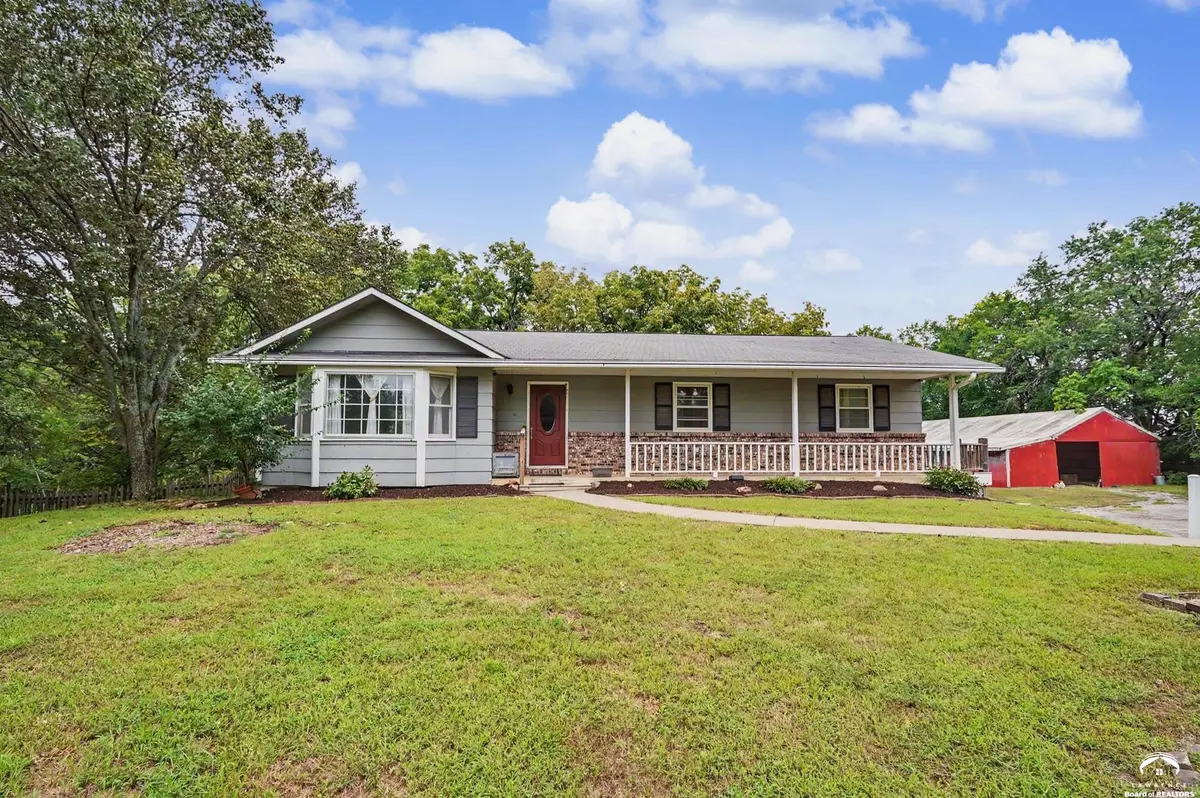 1548 N 1000 RD, Lawrence, KS 66046